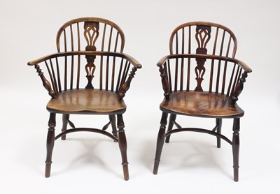 Lot 906 - A matched pair of 18th Century yew and elm...