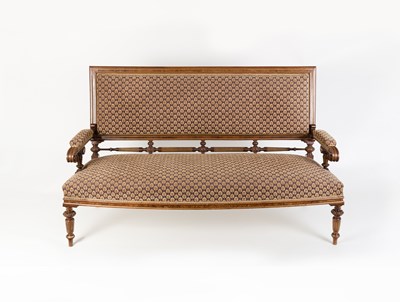 Lot 974 - A suite of walnut and parcel gilt seat...