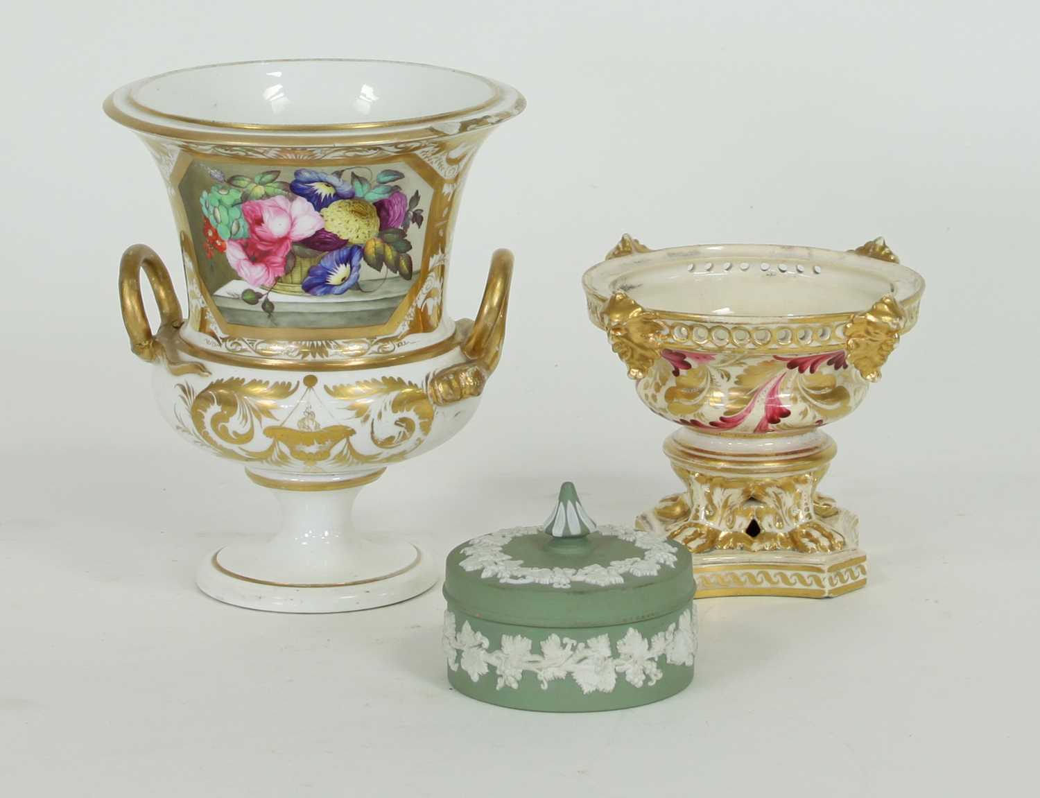 Lot 367 - A late 18th Century Derby porcelain urn with