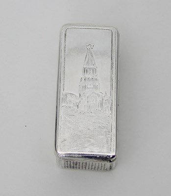 Lot 468 - A Russian silver snuff box, the cover engraved...