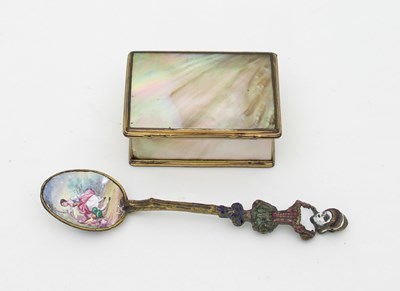 Lot 499 - An early 19th Century mother-of-pearl trinket...