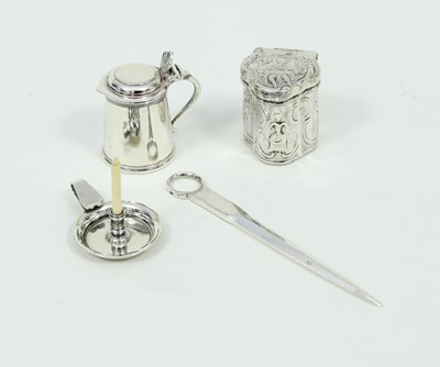 Lot 518 - A miniature or toy silver tankard, Birmingham...