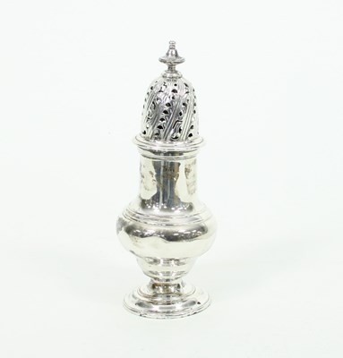 Lot 571 - A Victorian silver sugar shaker, Birmingham,...