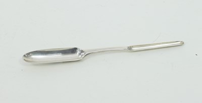 Lot 575 - A George II silver marrow scoop, Richard...