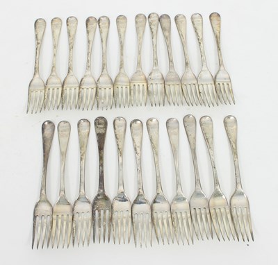 Lot 586 - A set of twelve George III silver dessert...