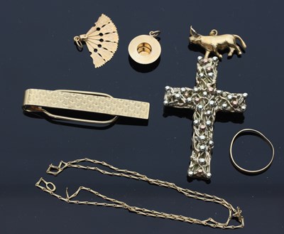 Lot 702 - A 9ct gold tri-coloured gold cross and a 9ct...