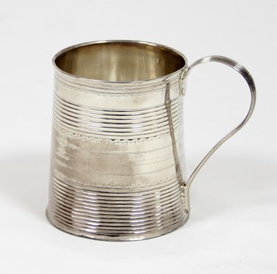 Lot 23 - A George III silver mug, Peter & Ann Bateman,...