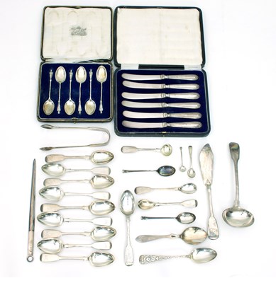 Lot 32 - Ten fiddle pattern silver teaspoons, various...