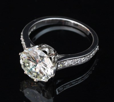 Lot 181 - A diamond solitaire ring, the brilliant cut...