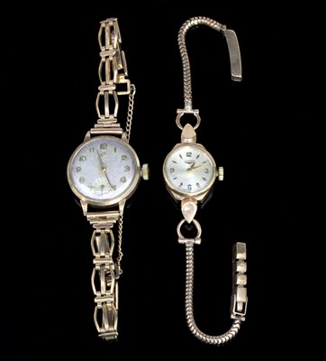 Lot 192 - A lady's 9ct gold cased Longines wristwatch,...