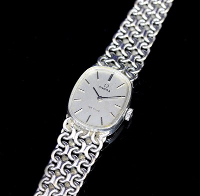 Lot 195 - A lady's 18ct white gold cased Omega de Ville...