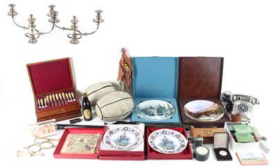 Lot 398 - A miscellaneous collection of objets trouves