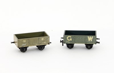 Lot 650 - Two Leeds Model Co. Ltd 'O' gauge wooden G W...