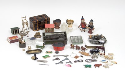 Lot 652 - A quantity of various dolls house accessories,...