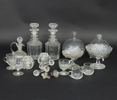 Lot 670 - A quantity of glassware, to include a pair of...