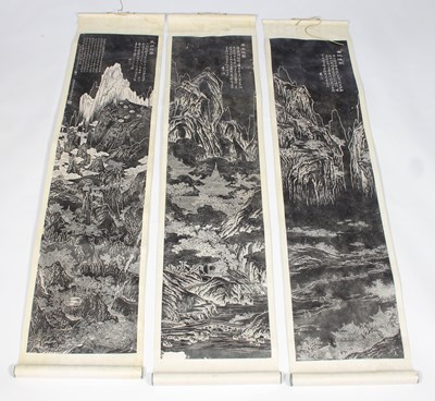 Lot 734 - A collection of Chinese scroll prints and...