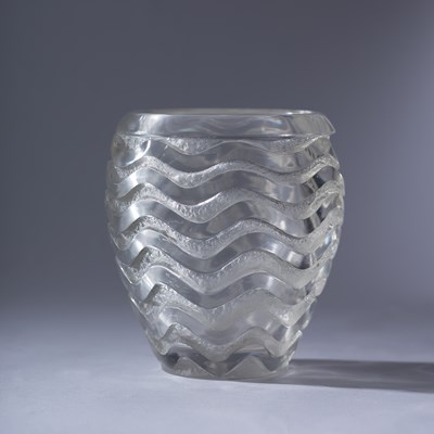 Lot 132 - Ren? Lalique/A Meandres frosted and stained...