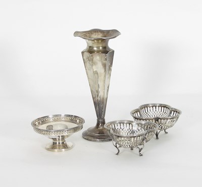 Lot 444 - A pair of silver sweetmeat dishes, Mappin &...