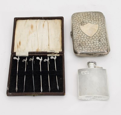 Lot 454 - A Victorian silver cheroot case, George Unite,...