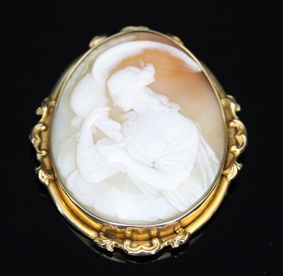 Lot 505 - A Victorian carved cameo brooch, depicting...