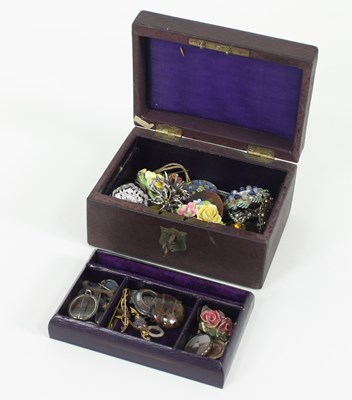 Lot 510 - A jewellery box containing a gold Victorian...