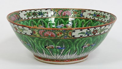 Lot 1081 - A 20th Century Chinese bowl decorated foliage...