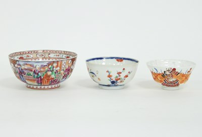 Lot 1088 - A small Chinese Mandarin palette bowl,...