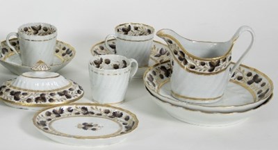 Lot 17 - A Worcester part tea service, circa 1810,...