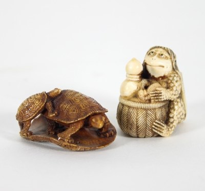 Lot 71 - A Japanese carved ivory netsuke, Meiji period,...