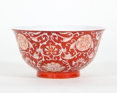 Lot 74 - A Chinese bowl, decorated chrysanthemums and...