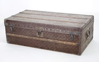 Lot 493 - A Louis Vuitton trunk, 100cm long