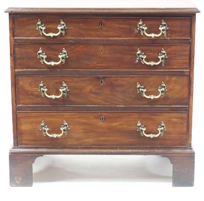 Lot 663 - A Regency mahogany chest of four graduated...