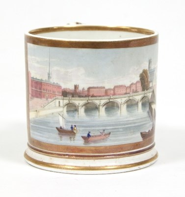 Lot 221 - A Grainger Worcester mug painted with a view...