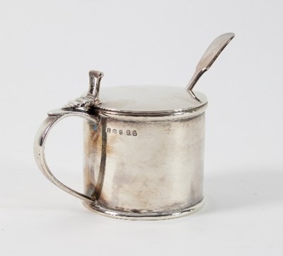 Lot 347 - A George III drum-shaped silver mustard pot,...