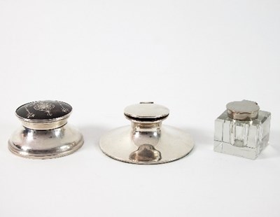 Lot 348 - A silver and tortoiseshell inkwell, William...