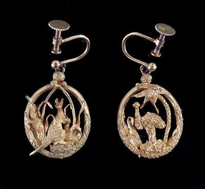 Lot 504 - A pair of Australian gold ear pendants,...