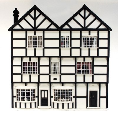 Lot 532 - A 20th Century dolls house, the exterior...