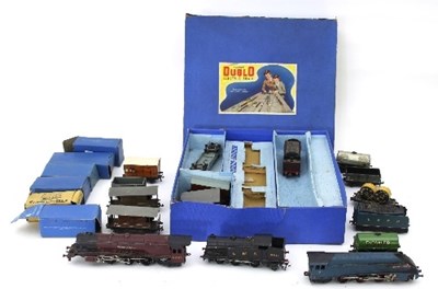 Lot 644 - Hornby Dublo, three rail locomotives, a four...