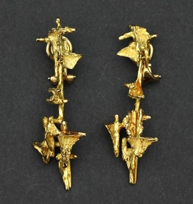 Lot 386 - Cavelti: a pair of 18ct gold ear pendants of...