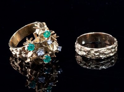 Lot 397 - Alan Martin Gard: an emerald and diamond ring,...