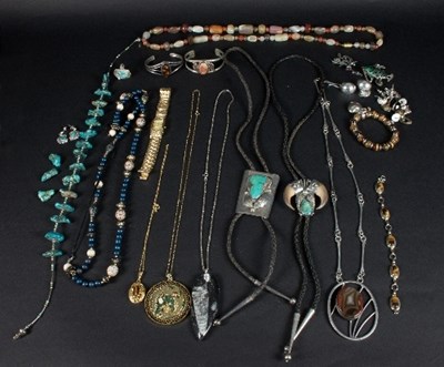 Lot 426 - A quantity of costume jewellery including...