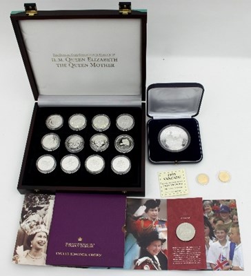 Lot 428 - A quantity of coins commemorating Queen...