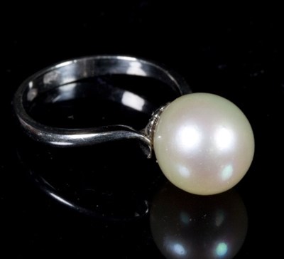 Lot 430 - A cultured pearl dress ring to an 18ct white...