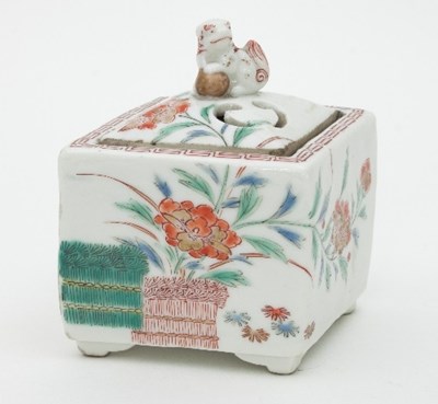 Lot 521 - A late 17th Century Japanese Imari koro and...