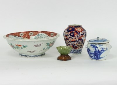 Lot 559 - A quantity of Chinese ceramics and a nephrite...