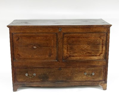 Lot 749 - An oak mule chest, the hinged cover...