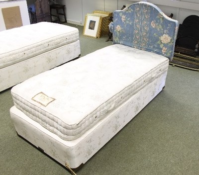 Lot 784 - A 3' divan bed, with vi-sprung mattress,...