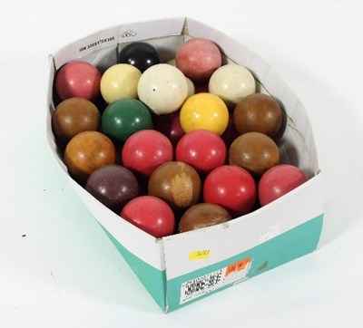 Lot 860 - A collection of billiard balls