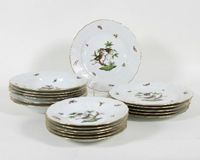 Lot 979 - A Herend part dinner service, Rothschild birds...