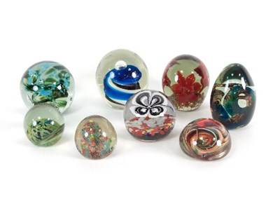 Lot 8 - A group of eight Murano and Mdina glass...